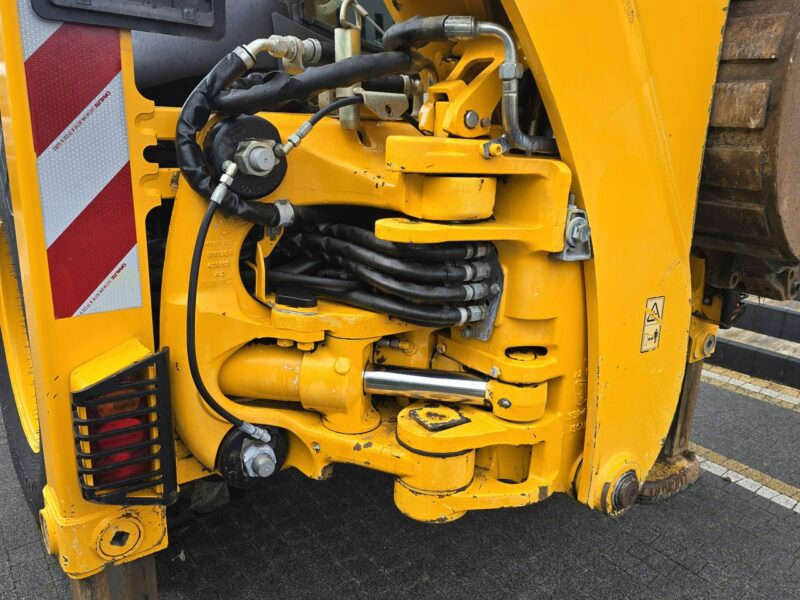na równych kołach JCB 3CX Koparko-ładowarka JCB 3CX AEC Joystick / Klimatyzacja / I-właściciel