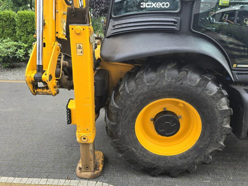na równych kołach JCB 3CX Koparko-ładowarka JCB 3CX AEC Joystick / Klimatyzacja / I-właściciel