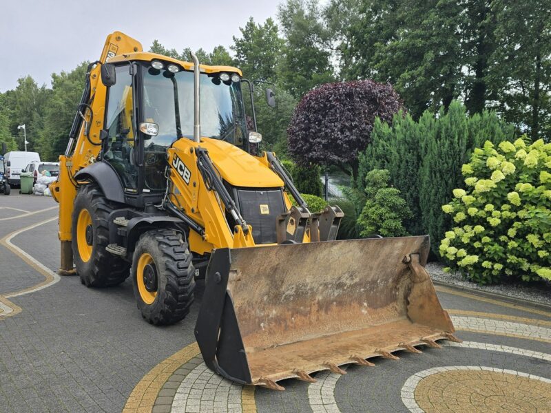 na równych kołach JCB 3CX Koparko-ładowarka JCB 3CX AEC Joystick / Klimatyzacja / I-właściciel