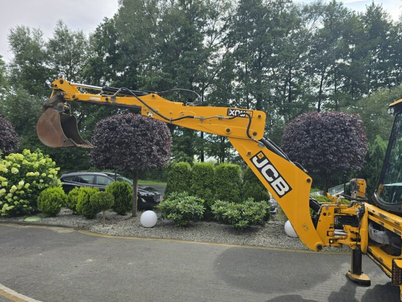 na równych kołach JCB 3CX Koparko-ładowarka JCB 3CX AEC Joystick / Klimatyzacja / I-właściciel
