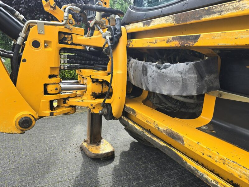 na równych kołach JCB 3CX Koparko-ładowarka JCB 3CX AEC Joystick / Klimatyzacja / I-właściciel