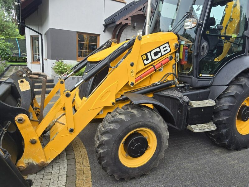 na równych kołach JCB 3CX Koparko-ładowarka JCB 3CX AEC Joystick / Klimatyzacja / I-właściciel