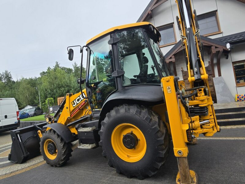 na równych kołach JCB 3CX Koparko-ładowarka JCB 3CX AEC Joystick / Klimatyzacja / I-właściciel