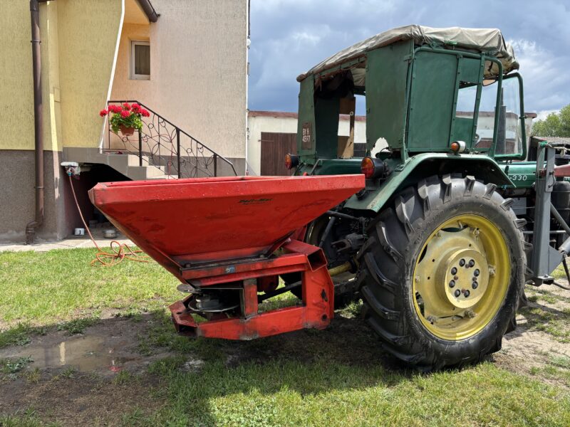 Sprzedam Rozsiewacz do nawozu KUHN MDS 732