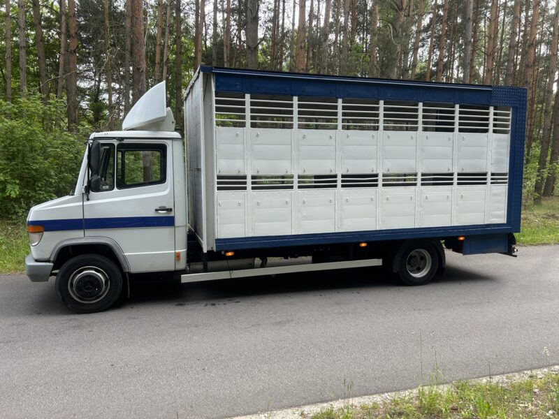 Mercedes-Benz Vario 815 do przewozu zwierząt, żywcówka