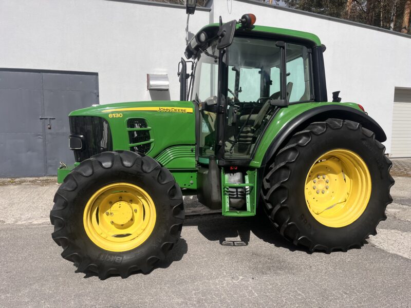 John deere 6130