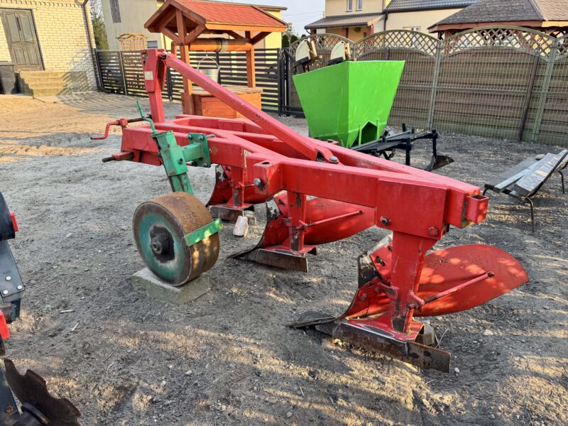 Pług 3 skibowy Staltech U006 do orki głębokiej
