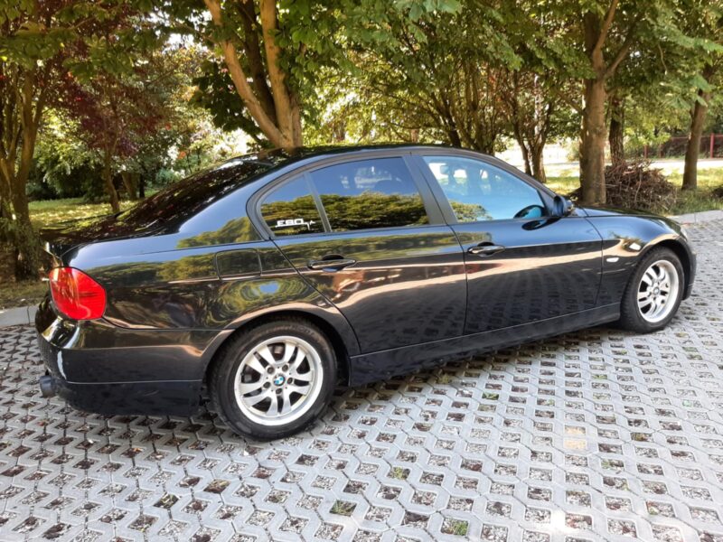 BMW E90 318i
