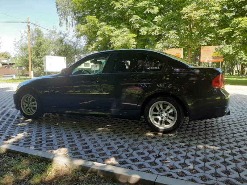 BMW E90 318i
