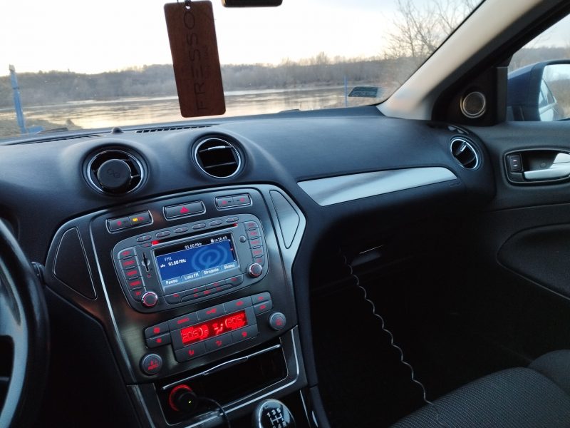 Ford Mondeo MK4 HB 2009r. 2.0 B+G