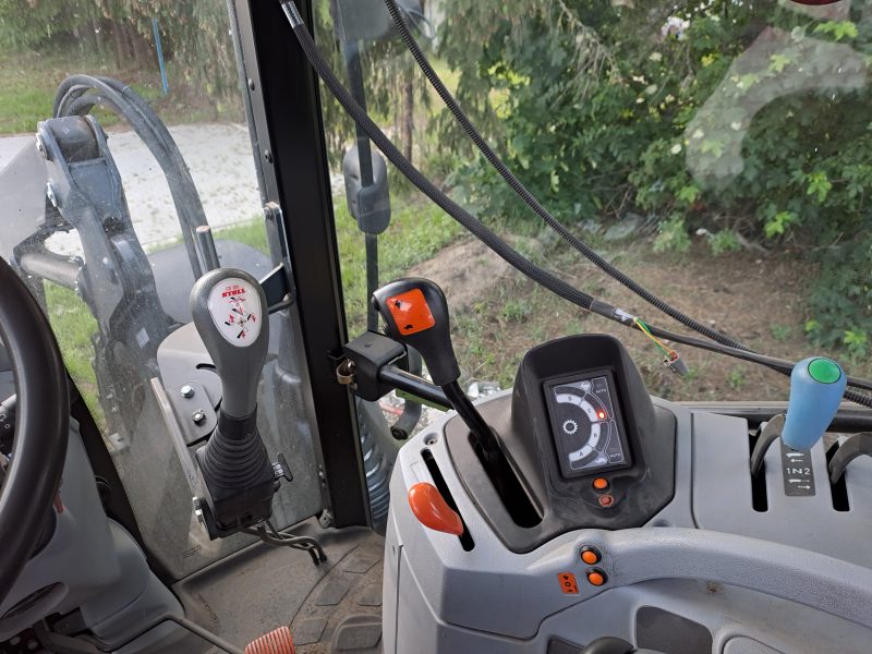 New Holland T165