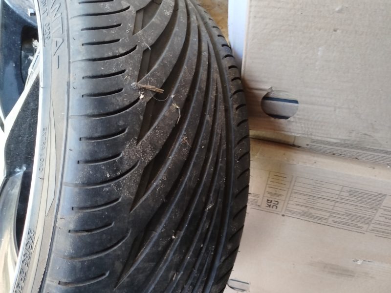 Sprzedam bądź zamienie dwa komplety kół