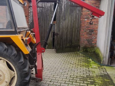 ładowacz na tył ciągnika