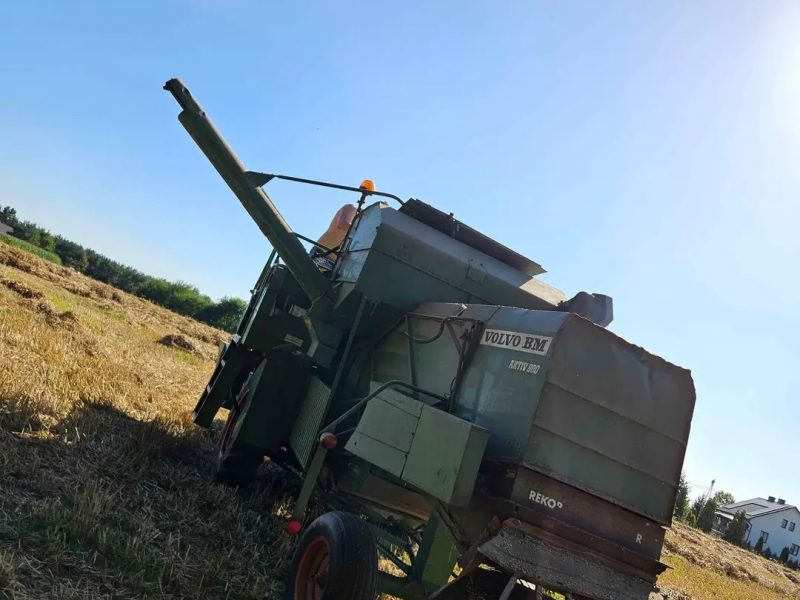 Kombajn zbożowy Volvo BM 800 Active