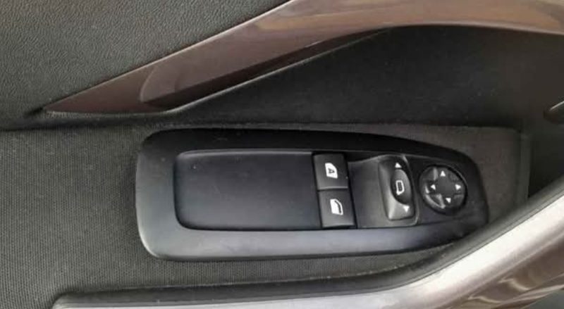 PEUGEOT 2008 1,6 E-hdi klima, navi, tempomat