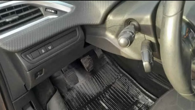PEUGEOT 2008 1,6 E-hdi klima, navi, tempomat