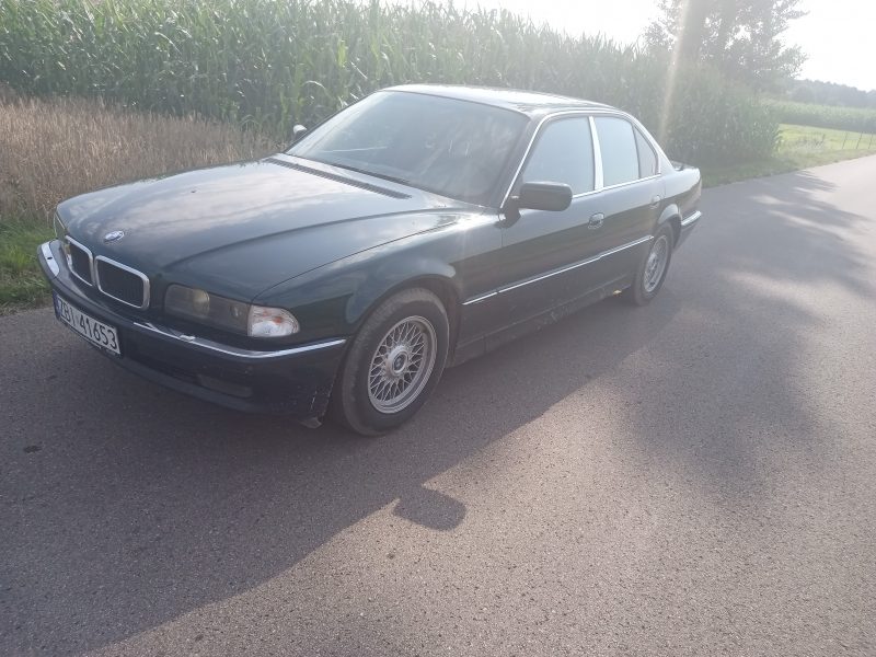 BMW E38 V8 730iA