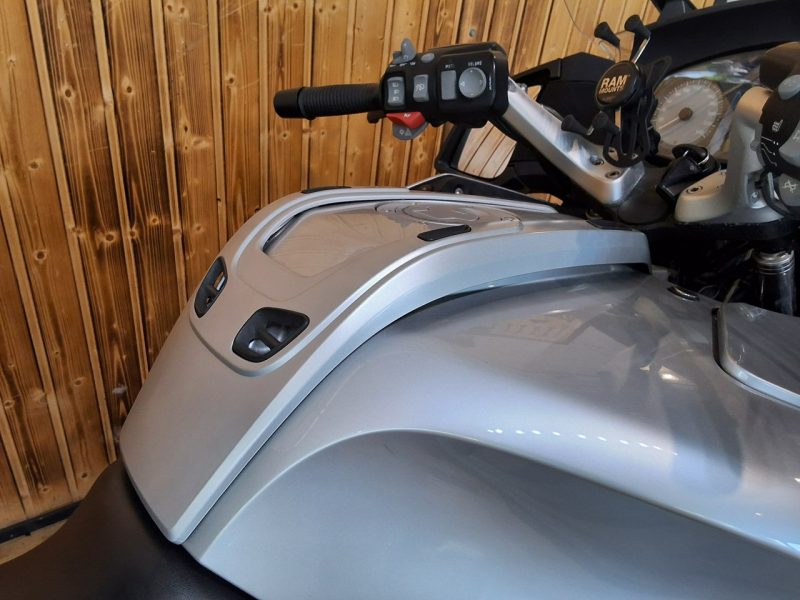 BMW R 1200 RT ## piękny motocykl BMW R 1200 RT ## WYGLĄDA Pięknie