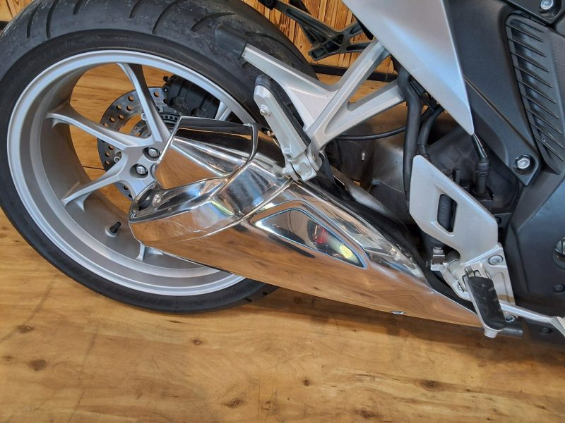 Honda VFR ## ZADBANY ## BŁYSZCZY # VFR1200 FD 170ps automatyczna skrzynia