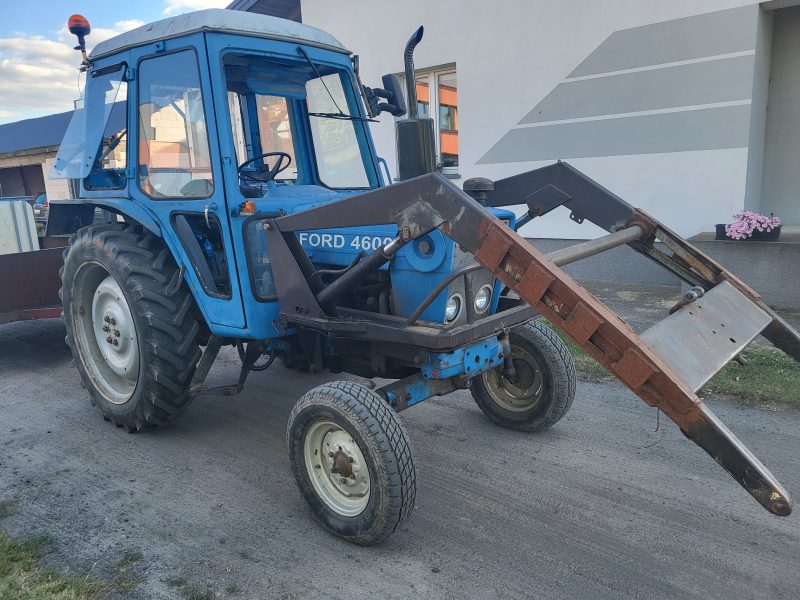 Ford 4600 z ładowaczem