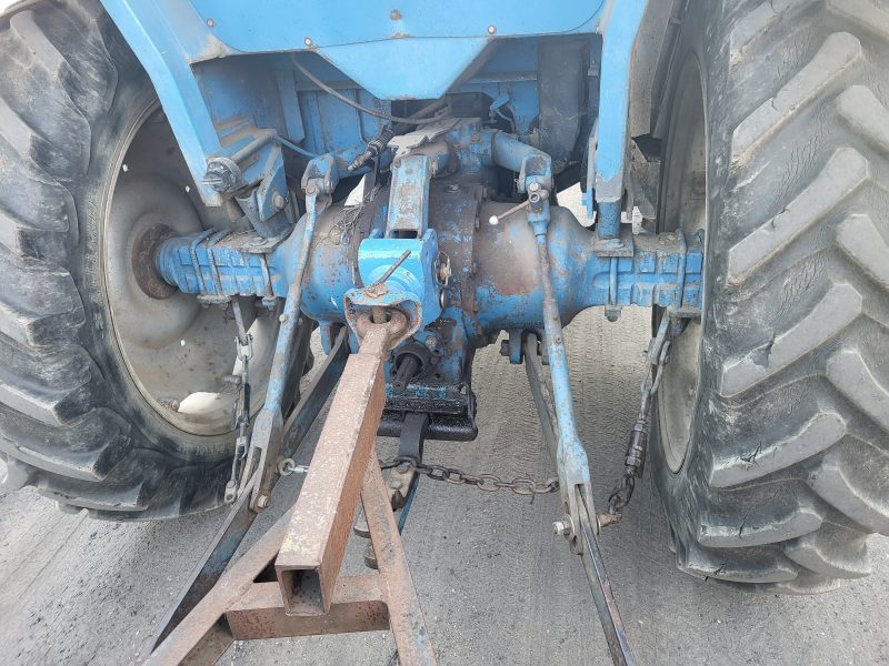 Ford 4600 z ładowaczem