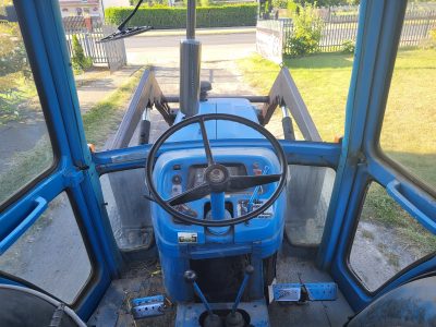 Ford 4600 z ładowaczem