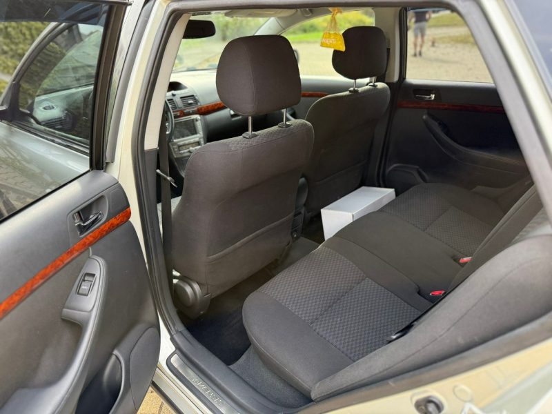 Toyota Avensis 2.0 BOX gratis !! II (2003-2009)