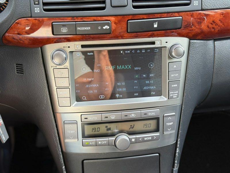 Toyota Avensis 2.0 BOX gratis !! II (2003-2009)