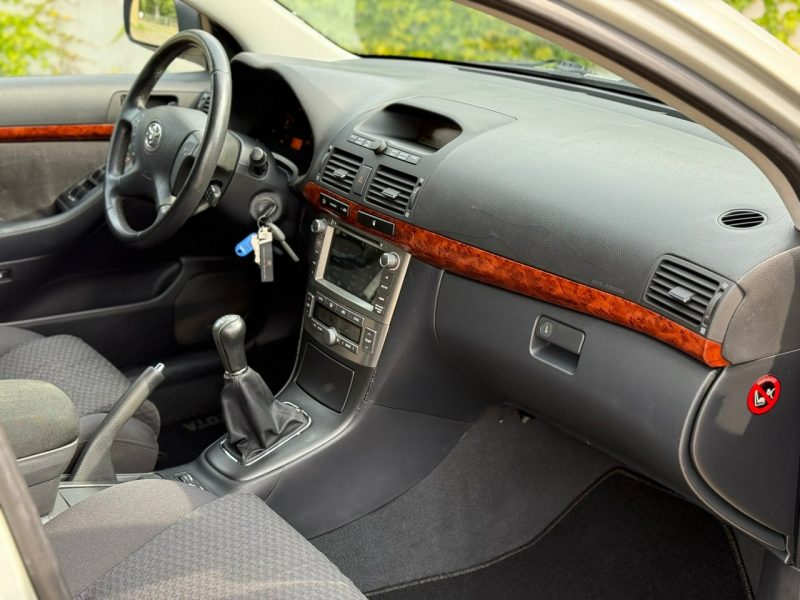 Toyota Avensis 2.0 BOX gratis !! II (2003-2009)