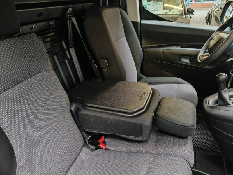 Toyota Proace City 1.5 102KM Rej. 12.2020r 81 tyś km, I Właściciel, FV 23%