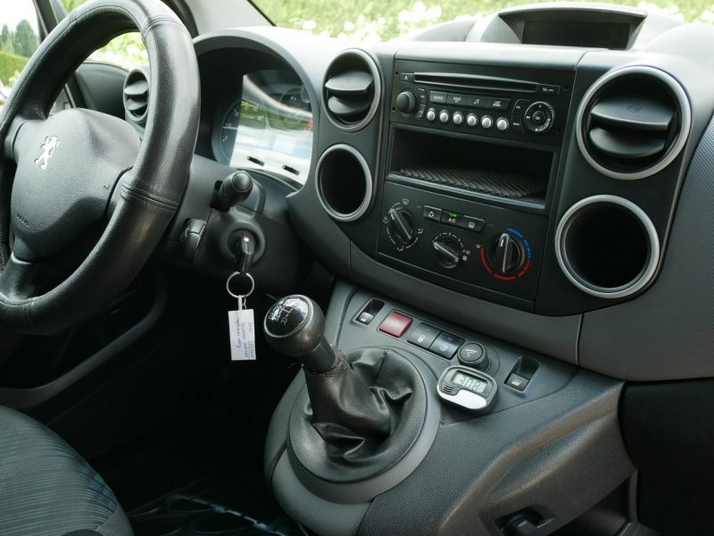 Peugeot Partner 1.6HDi 90KM -Klima -Kraj -Nowy rozrząd - 1 wł od 10 lat +Koła zima