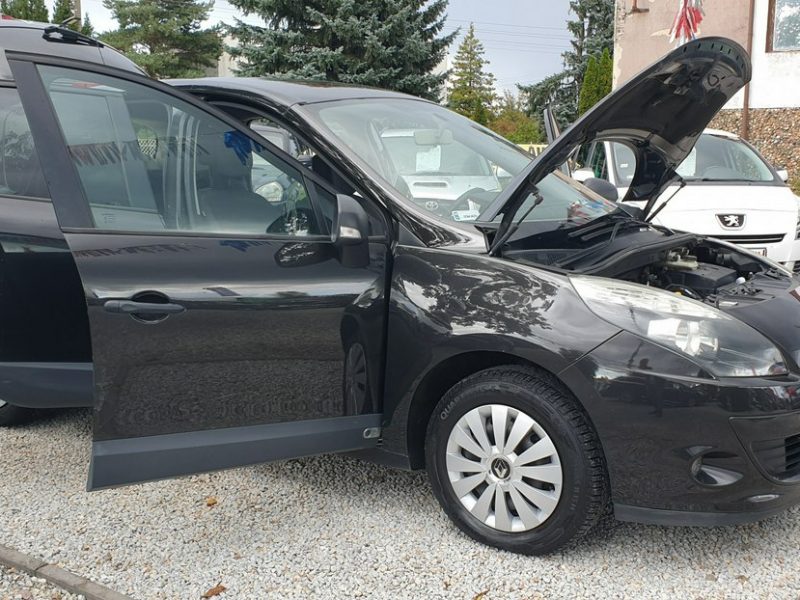 Renault Scenic 1 ROK GWARANCJI W CENIE!! Navi ,Manual 6biegów ,Możliwa Zamiana III (2009-2016)