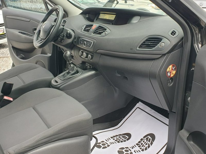 Renault Scenic 1 ROK GWARANCJI W CENIE!! Navi ,Manual 6biegów ,Możliwa Zamiana III (2009-2016)