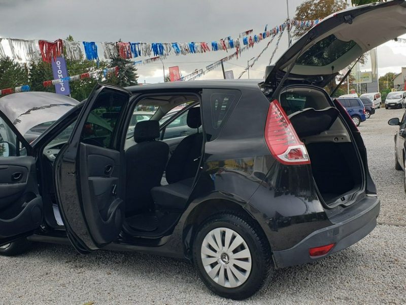 Renault Scenic 1 ROK GWARANCJI W CENIE!! Navi ,Manual 6biegów ,Możliwa Zamiana III (2009-2016)