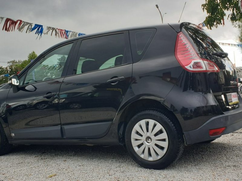 Renault Scenic 1 ROK GWARANCJI W CENIE!! Navi ,Manual 6biegów ,Możliwa Zamiana III (2009-2016)