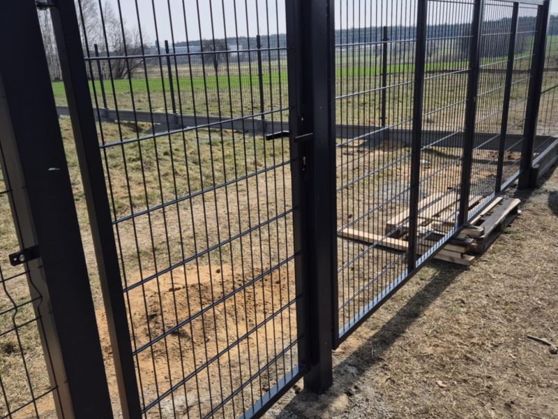 Ogrodzenia z montażem – panelowe i betonowe