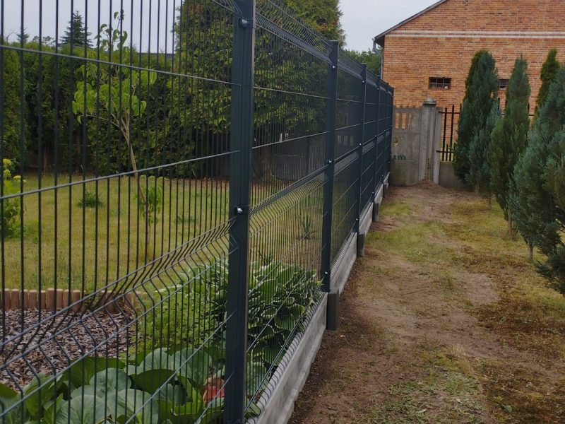 Ogrodzenia z montażem – panelowe i betonowe