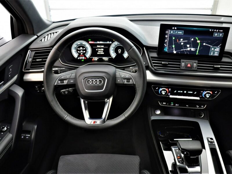 Audi Q5 55 TFSI e 36KM quattro Plug In Sline Stronic Alcantara ACC LED Kamera FY (2017-)