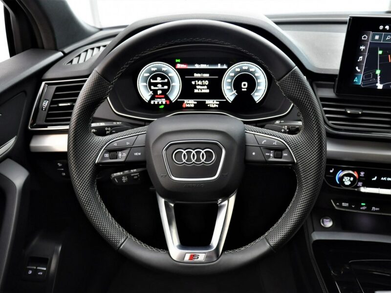 Audi Q5 55 TFSI e 36KM quattro Plug In Sline Stronic Alcantara ACC LED Kamera FY (2017-)