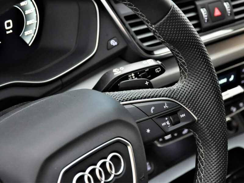 Audi Q5 55 TFSI e 36KM quattro Plug In Sline Stronic Alcantara ACC LED Kamera FY (2017-)