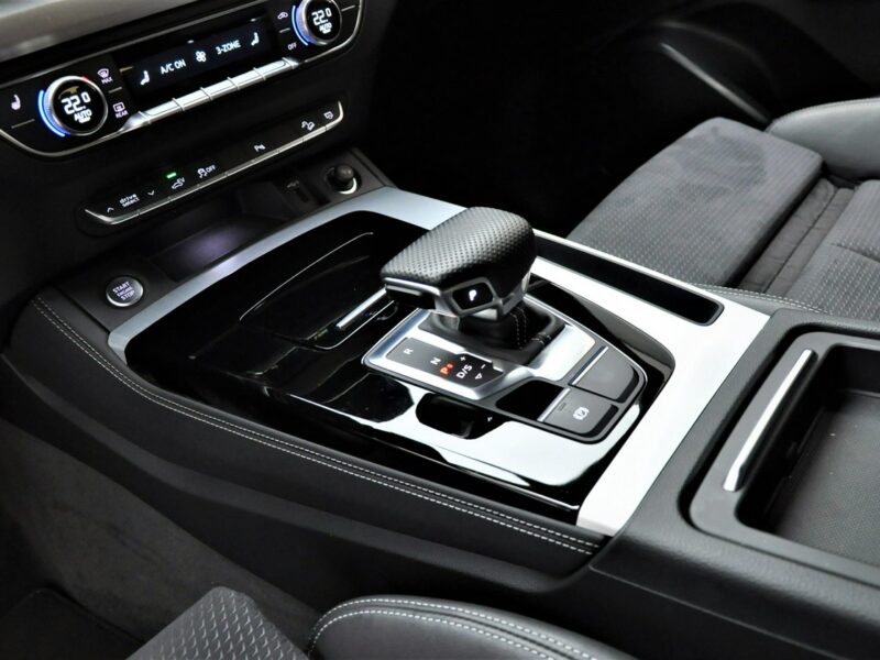 Audi Q5 55 TFSI e 36KM quattro Plug In Sline Stronic Alcantara ACC LED Kamera FY (2017-)
