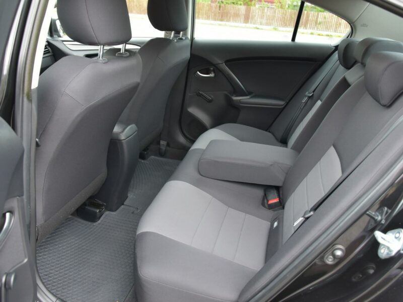 Toyota Avensis 1.6 132KM 2015r. lift SALON climatronic czujniki 138tkm Polecam III (2009-)