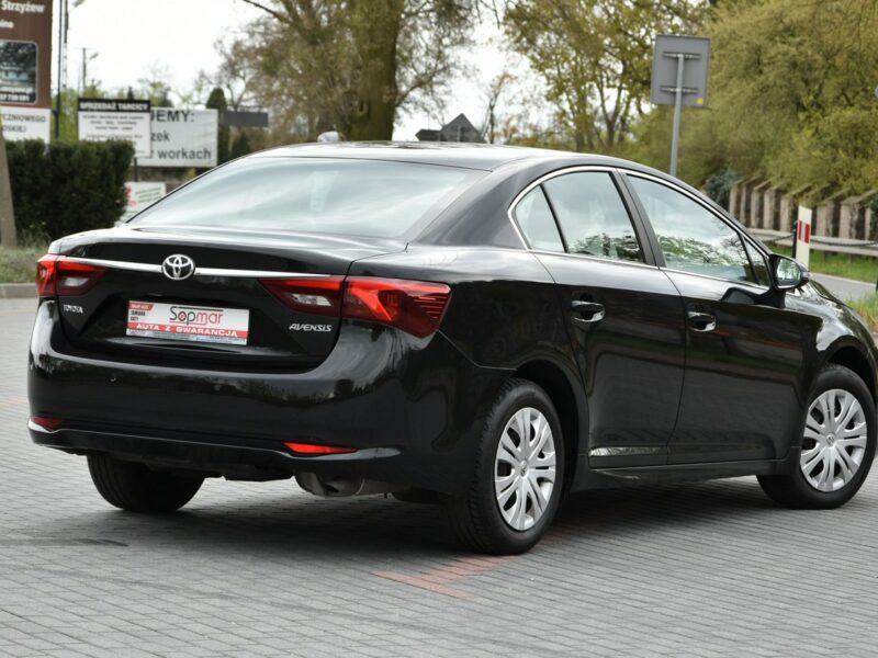 Toyota Avensis 1.6 132KM 2015r. lift SALON climatronic czujniki 138tkm Polecam III (2009-)