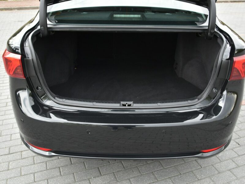 Toyota Avensis 1.6 132KM 2015r. lift SALON climatronic czujniki 138tkm Polecam III (2009-)