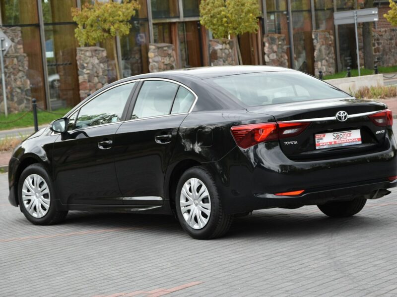 Toyota Avensis 1.6 132KM 2015r. lift SALON climatronic czujniki 138tkm Polecam III (2009-)