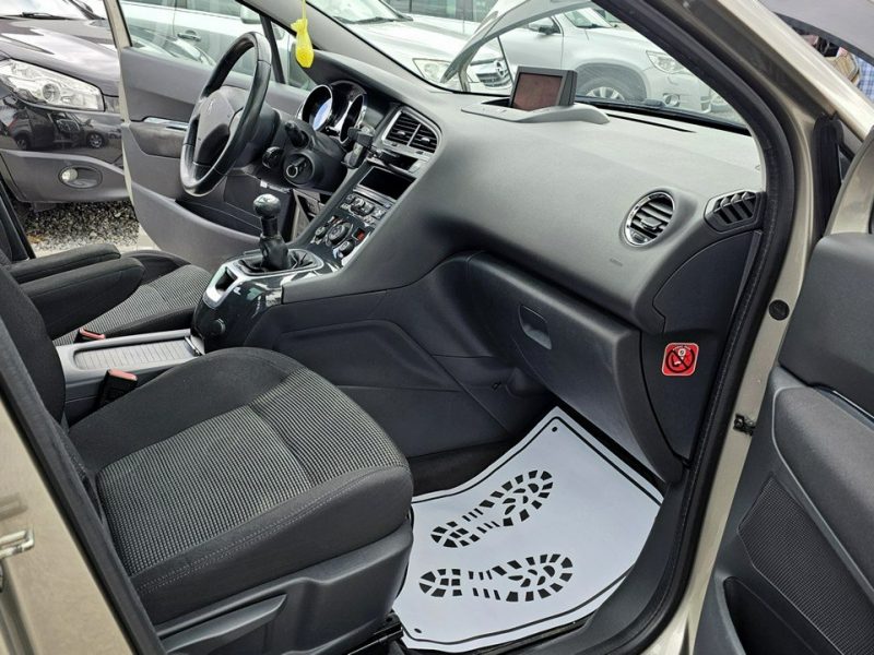Peugeot 5008 Navi * Panorama / Head Up . 120 KM - 1.6 benz * GWARANCJA/.3SZT I (2009-2017)
