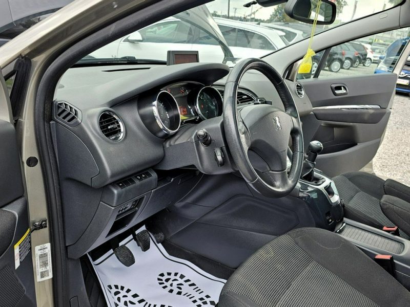 Peugeot 5008 Navi * Panorama / Head Up . 120 KM - 1.6 benz * GWARANCJA/.3SZT I (2009-2017)