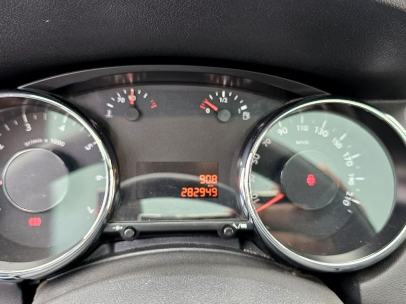 Peugeot 5008 Navi * Panorama / Head Up . 120 KM - 1.6 benz * GWARANCJA/.3SZT I (2009-2017)