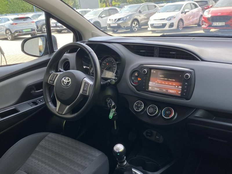 Toyota Yaris 1.3 99KM Kamera,Bluetooth, Gwarancja III (2011-2019)