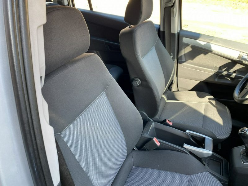 Opel Zafira Niezawodna,mocna benzyna,7 m,hak ,po liftingu,tempomat, opony wielosez B (2005-2011)